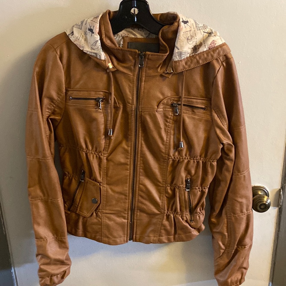 Ci Sono by Cavalini jacket. Leather like. Size large. Never been worn